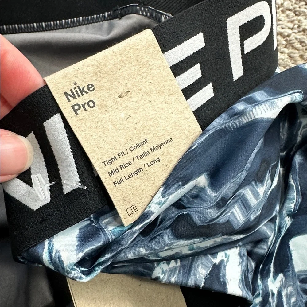 Nike Pro Full length mid rise tight fit leggings